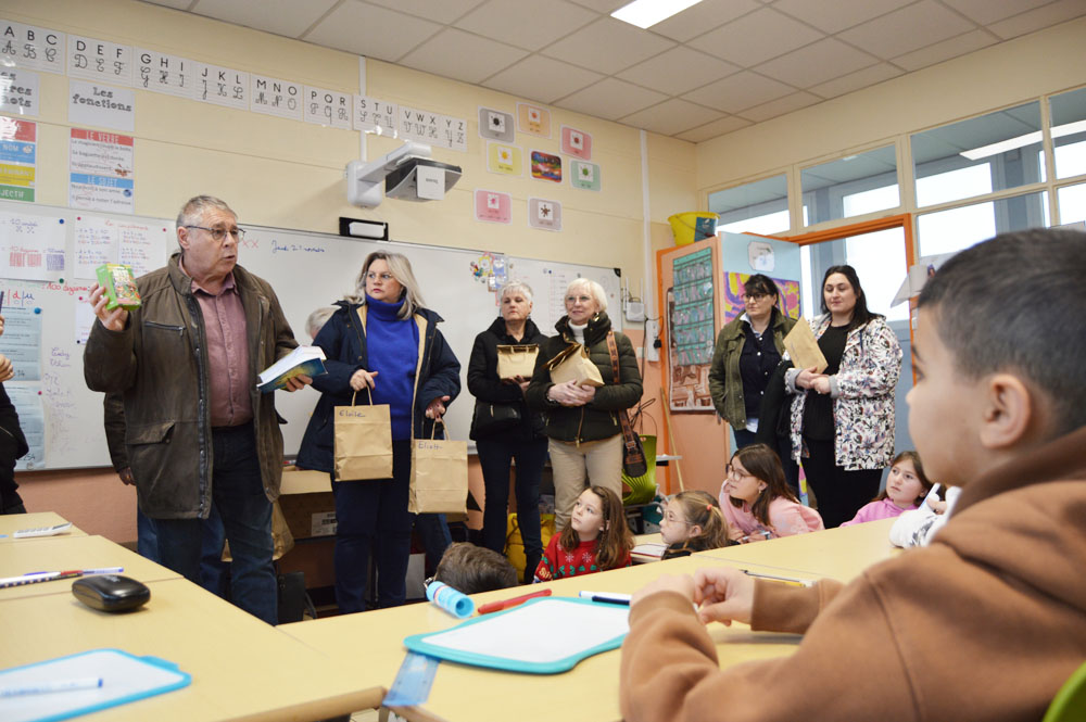 59 dictionnaires distribués !